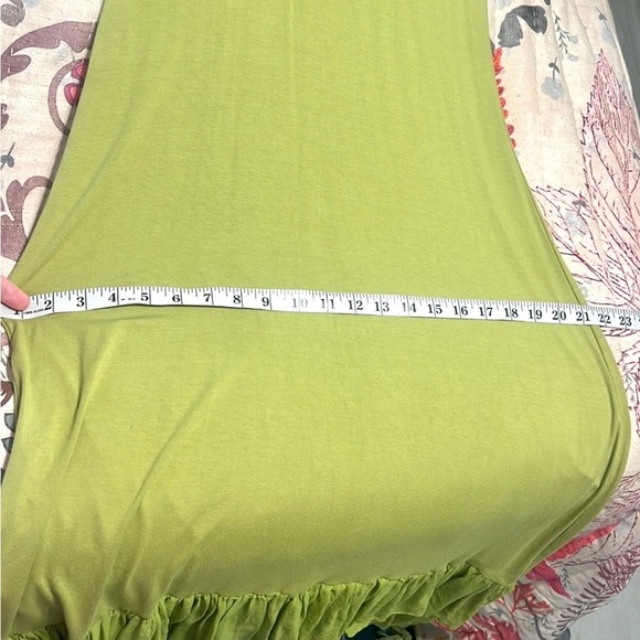Harari, Soft Lime, Silk Blend w/Silk Ruffled Swing Hem, Excellent Condition, XS - Picture 15 of 16